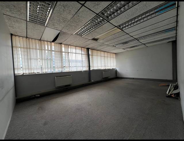 5,193M² WAREHOUSE TO LET IN FACTORIA